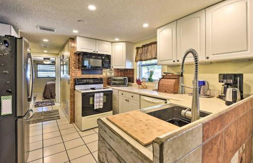 Unique Nokomis Home about 2 Mi to Beach Access! - Foto 8