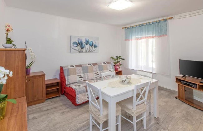 Comfortable Apartment in Umag With Parking Space - Photo 11