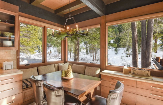 Joy on the River Stunning Waterfront Home for 10 - Foto 36