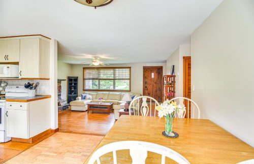 6 Mi to Beach Family Home in Little Compton! - Foto 8