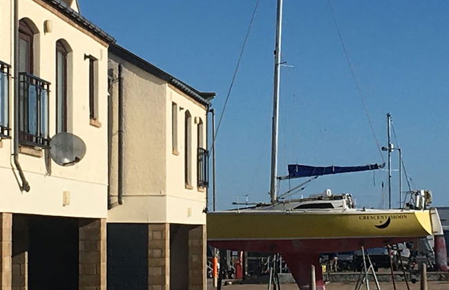 Beachfront Panoramic Seaview Free Wifi & Parking - Photo 30