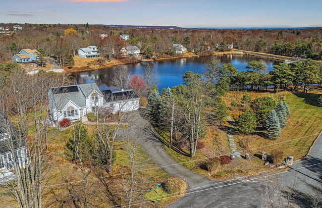 Laker's Pointe by Avantstay Lakefront Private Peninsula Hot Tub, Game Room - Foto 57