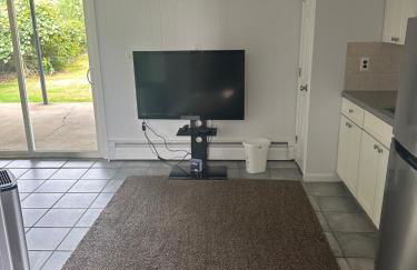 Spacious and Walk to the Beach with Central AC and Outdoor Shower - Photo 26