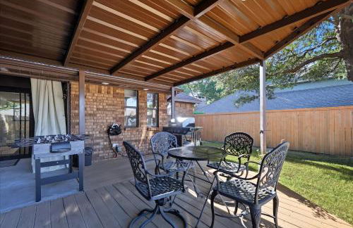 3-BD 2-BA Frisco Getaway - Backyard Patio BBQ - Foto 33