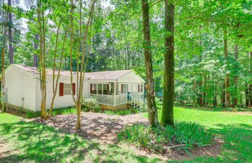 Pet-Friendly Sparta Retreat Porches and Fire Pit! - Foto 1