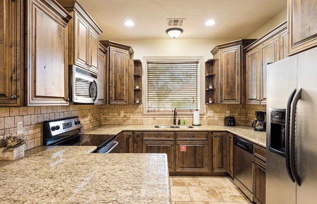 Coral Springs Getaway - Outdoor and Indoor Heated Pool - Close to Zion National Park - Photo 3