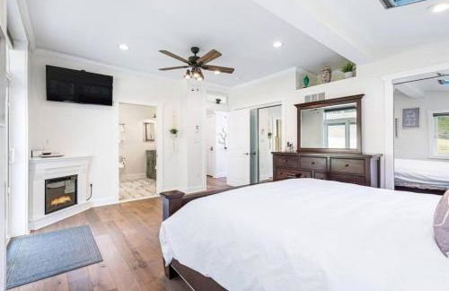 Foxfire - Secluded Zen Retreat with Spa & Views - Photo 5