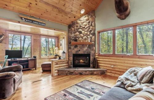 Winter Hideaway Lakeside Cabin Snowmobile - Foto 1