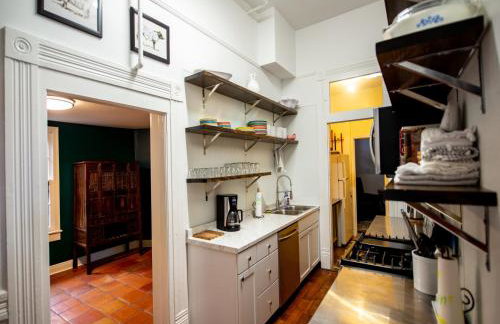 Macarty House, A Bohemian Resort with pool and cabana bar - Foto 29