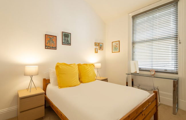 Host Stay Chatsworth Court Apartment - Photo 1