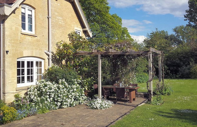 Epsom Cottage - Photo 25