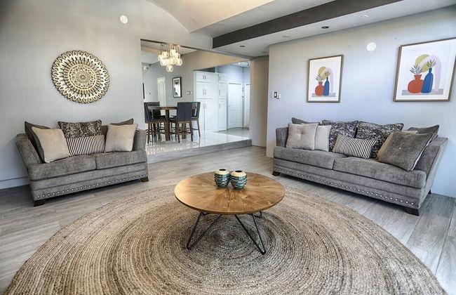 Pool and Jacuzzi Vacation Home - Foto 6