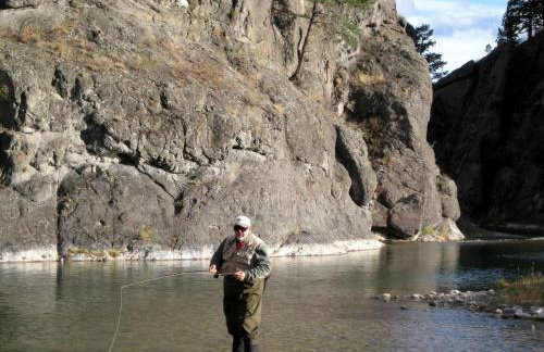 Riverside Cabin with Rare Claw-Foot Bathtub, Montana - Foto 24