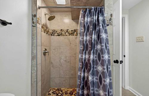 Riverfront w Hot Tub Game Room Fire Pit & More - Foto 41