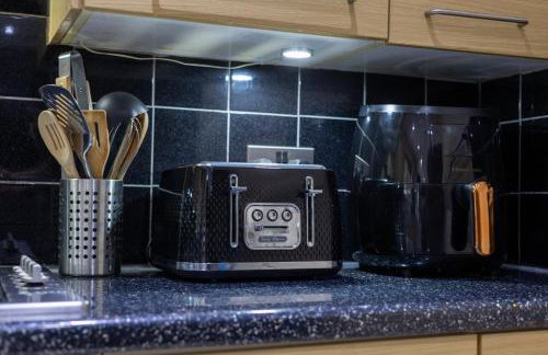 Newly Refurbed 5 Bed House for Contractors, Families & Relocation- Cosely Wolverhampton - Foto 45