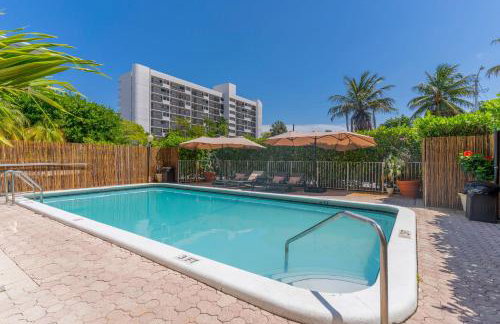 Bayview Regency Apartments By Lowkl - Photo 4