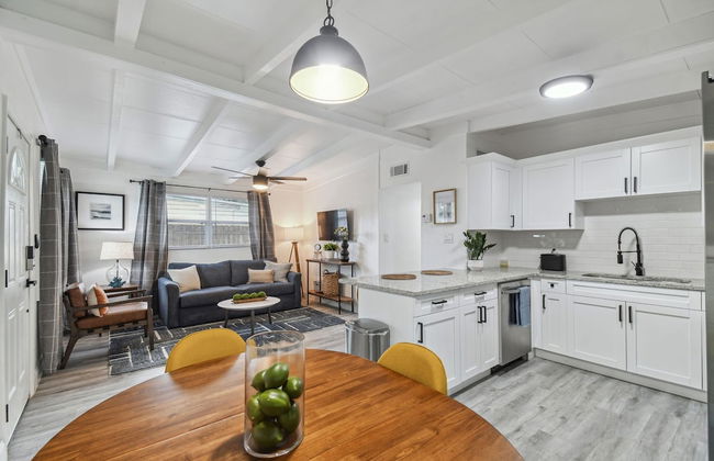 Coastal Bliss 3BR Gem Near MacDill AFB - Foto 14