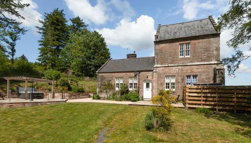 Laundry Cottage: Drumlanrig Castle - Foto 1, Garden, Garden view