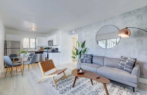 Chic Retreat: 2BR Apartment! - Foto 1