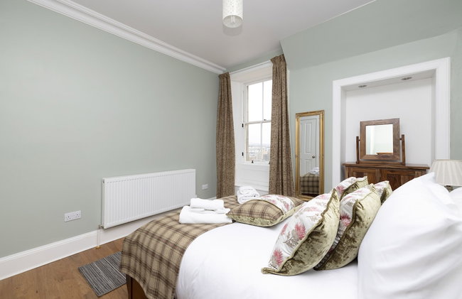 JOIVY Charming 2-Bed Flat Near Edinburgh Castle - Foto 5