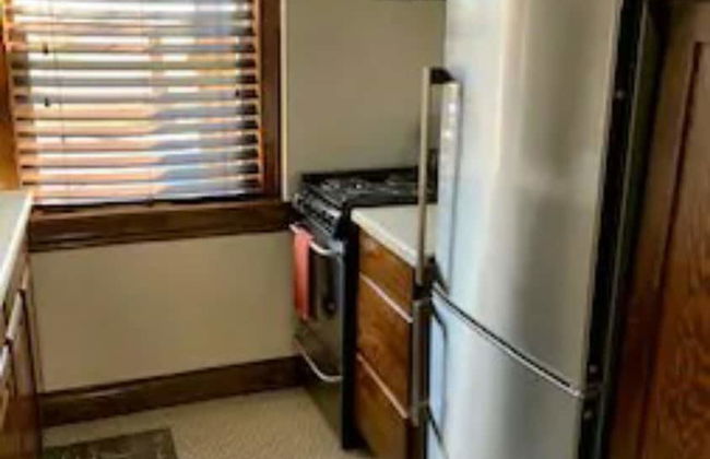 Evie's apartment - Photo 30