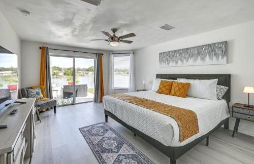 Sunset Views and Hot Tub Lakefront Holiday Retreat! - Foto 12