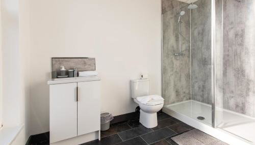 Victoria Apartments Stylish 3BR in Hartlepool - Foto 5, Shower