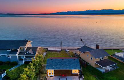 Cozy Whidbey Island Stay Steps to the beach Fireplace BBQ Near Trails - Foto 5