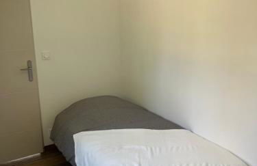 Maisonnette avec petite forêt - Foto 15