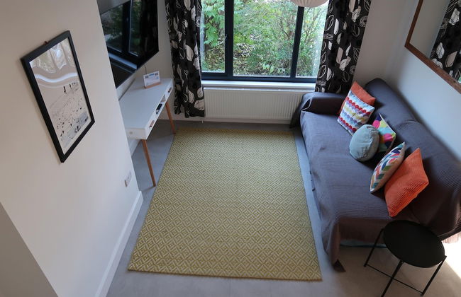 Lovable Lancing With Garden Parking - Foto 16