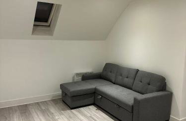 Epsom High Street Apartment 10 - Photo 13