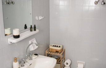 Lilia-RentalApartments - Photo 6