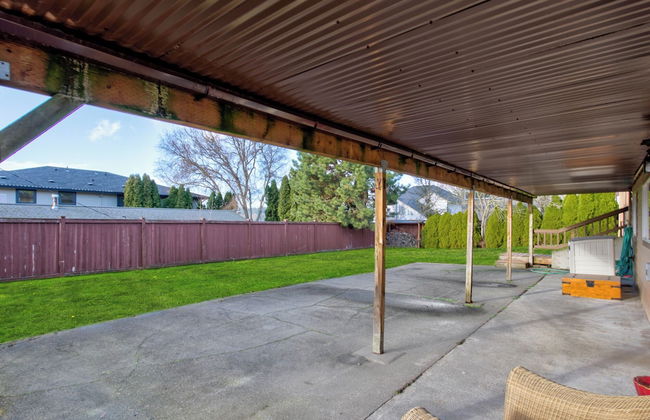 Renton Lakeside Oasis, Lakeview, 4B 2.5B, Spacious - Photo 24