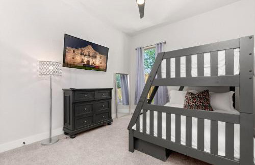 Stylish Home Nr DT, Alamo, River Walk Games WiFi - Photo 28