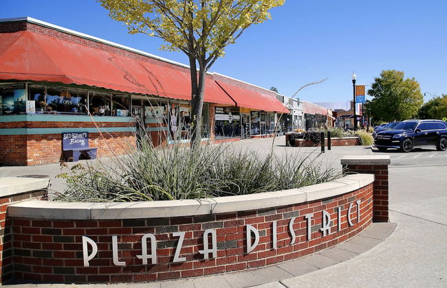 Bright Trendy Studio 9min to Asia District - Photo 23