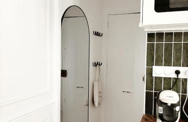 Eiffel Tower 6-Min Walk Charming Studio 3 sleeper - Foto 27