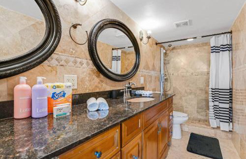 Spacious Beach Retreat | Oceanfront Pool & Tiki - Foto 33