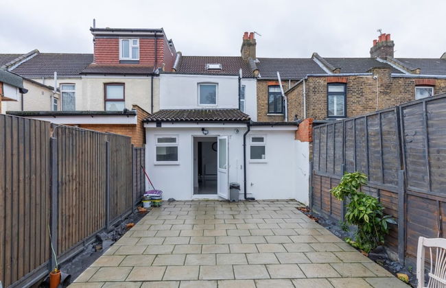 Spacious & Newly Renovated 4BD House East Ham! - Foto 47