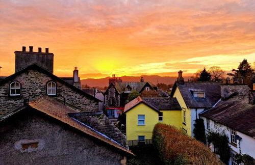 High Street Apartment - Photo 2