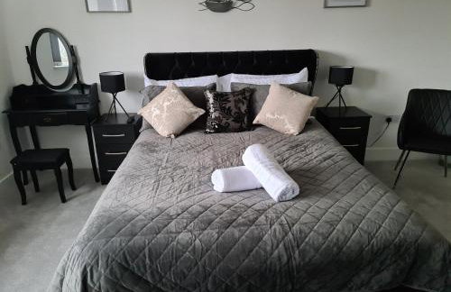 SAV 5 Bed Luxury House Leicestershire - Photo 5
