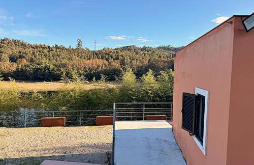 Riverfront House with Private Deck & Nature Views - Foto 10