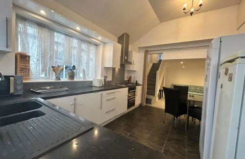 3 Bedroom Lovely Calm Independent Home - Foto 12