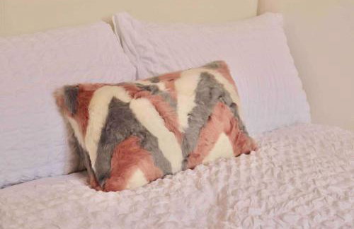 Contemporary & Stylish House . FREE Parking - Foto 2