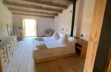 CASA RURAL DE ENSUEÑO EN CANTALLOPS CON 9 HABITACIONES DOBLES CON BAÑOS PRIVADOS Y PISCINA DE 20M x 2,70M - Foto 38