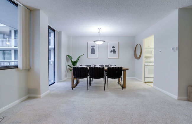 Modern Apt Near Airport & Metro - Photo 19