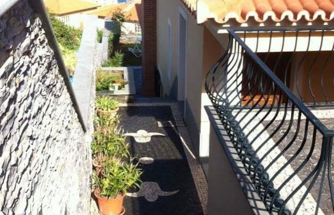 P Delgada 3-bed House, Sleeps 6, Parking & Seaview - Foto 31