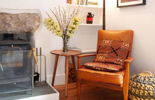 Janies Cottage~ Mousehole~Eclectic Interiors & Vintage Charm - Photo 15
