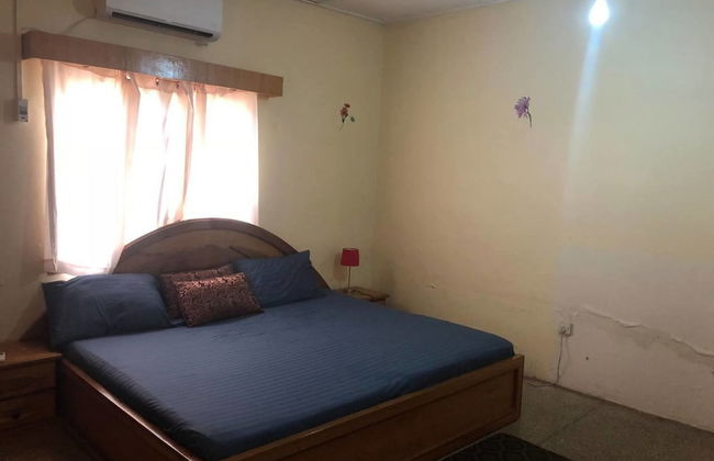 3 Bed House Sleeps 6 - Parking, Wifi, Generator - Foto 5