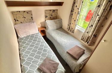 2-Bedroom Caravan Located in Uddingston, Glasgow at Maryville Caravan Site - Foto 8