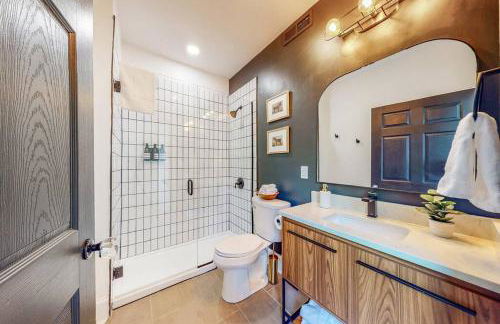 Luxury 8 Bed/4 Ba NuLu Home Private yard/parking - Foto 80